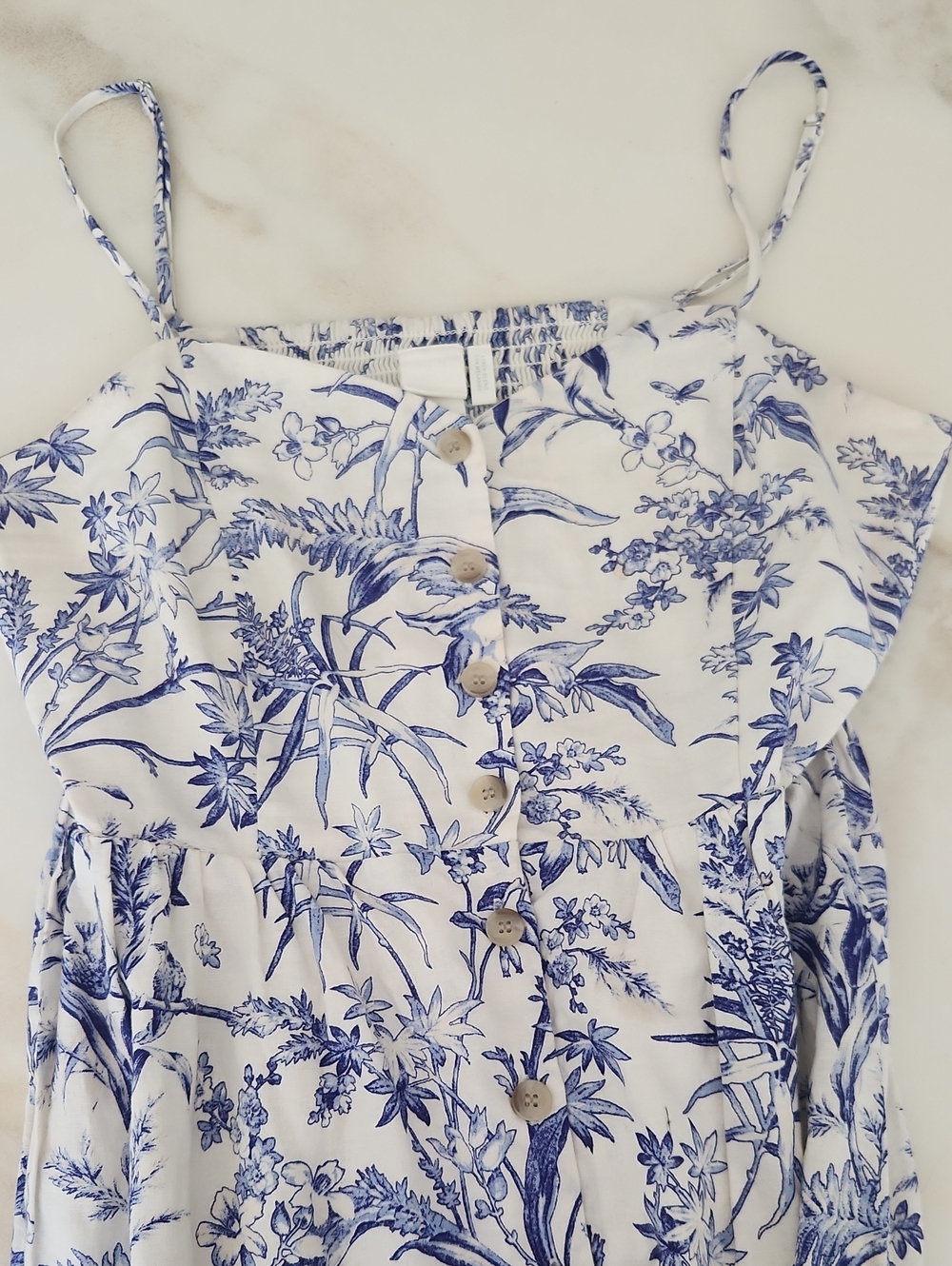Perfevt Summer Dress! Floral Blue and White Summer Dress Large